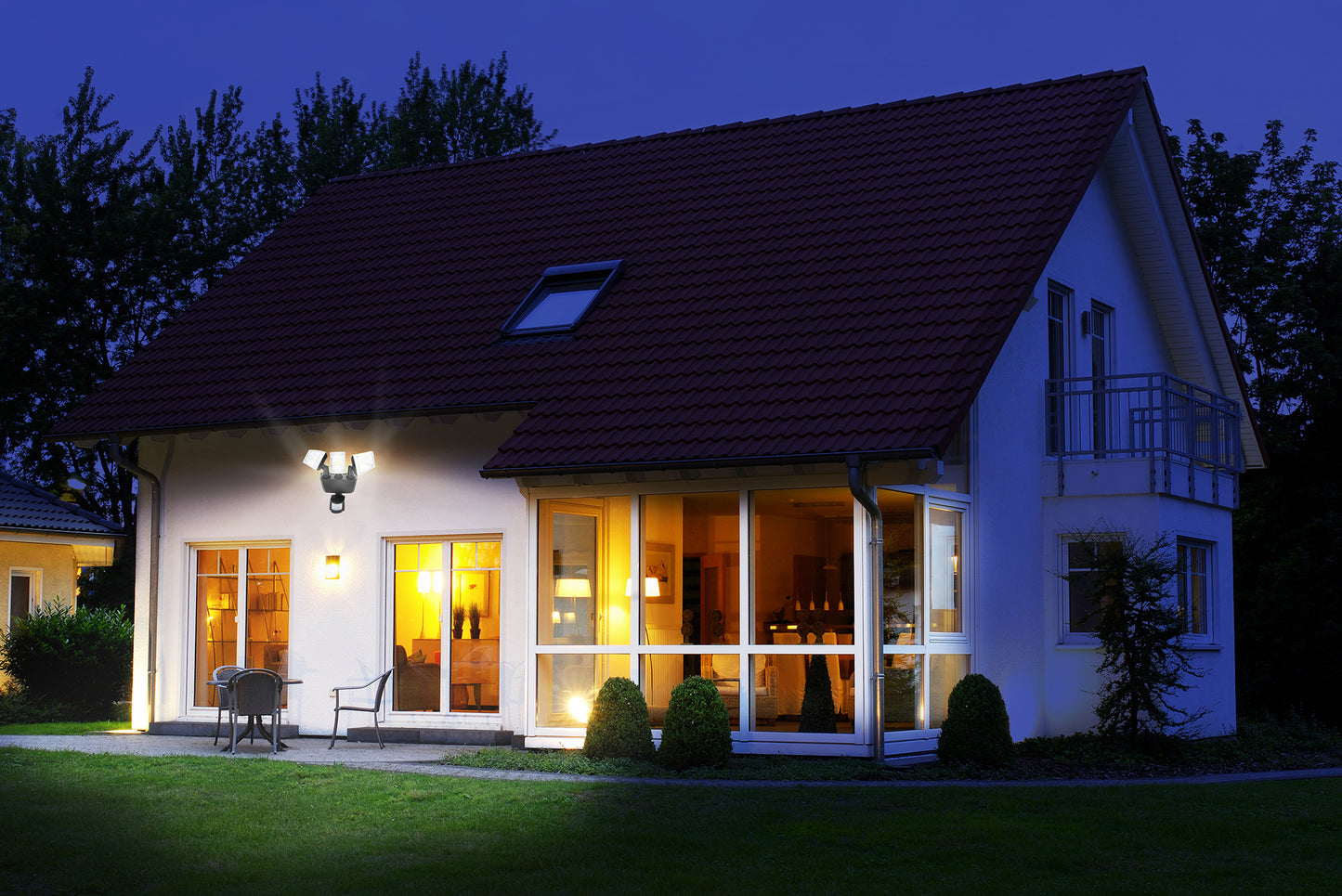 Triple COB Solar Motion Security Light (Refurbished)