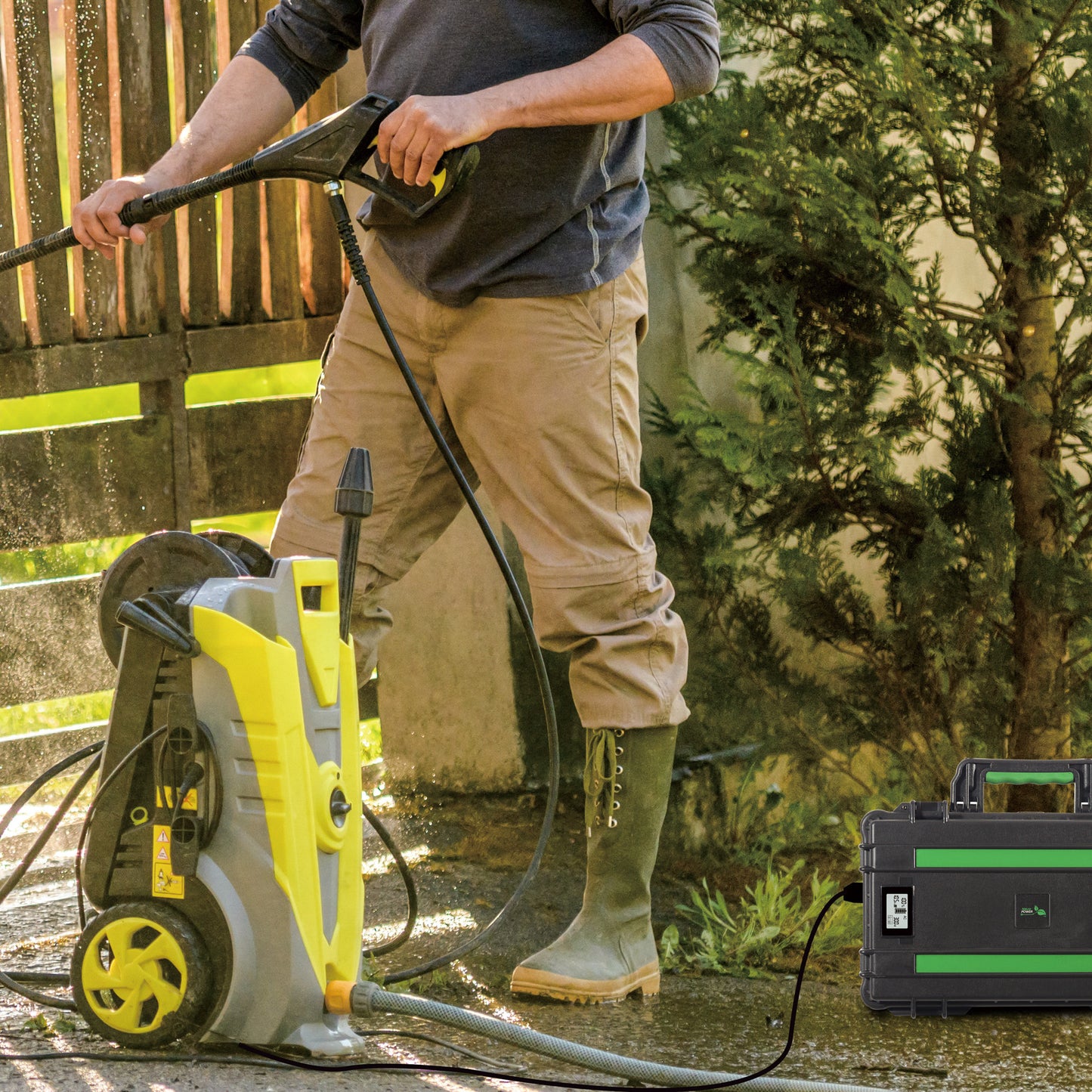 1000 Watt Puresine Solar Power Generator (Refurbished)